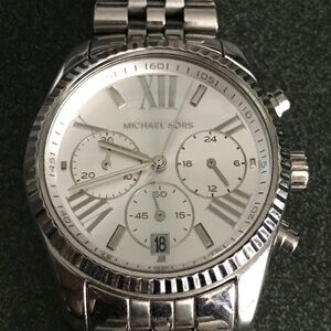 Michael Kors Lexington Silver Tone Women’s Watch MK-5555